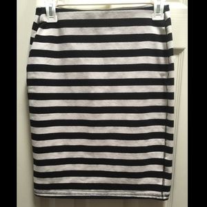 White & black pencil skirt
